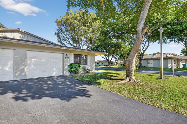 Property Photo: 1533 Palmland Drive FL 33436