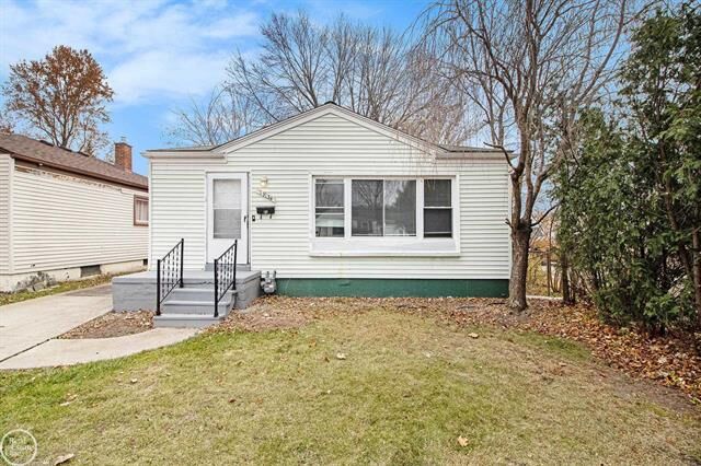 Property Photo:  19134 Macarthur Street  MI 48240 