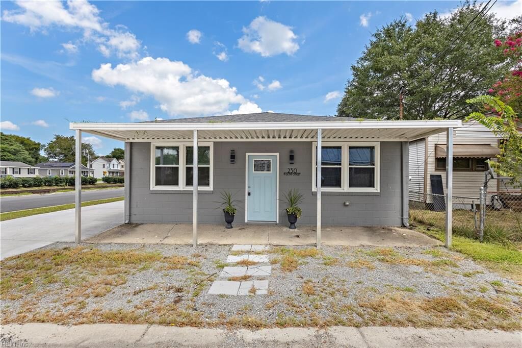 Property Photo: 230 N Lloyd St VA 23434