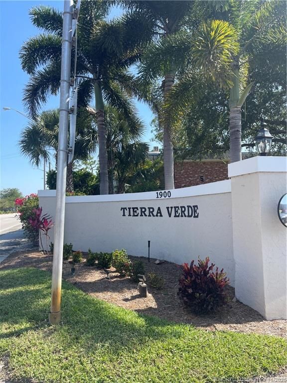 Property Photo:  1900 S Kanner Highway 1-202  FL 34994 