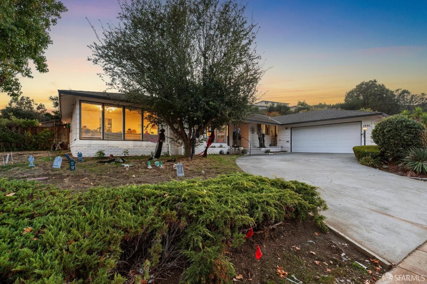 Property Photo: 1801 Castenada Drive CA 94010