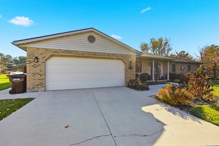 Property Photo:  5535 Auburn Drive  OH 45331 