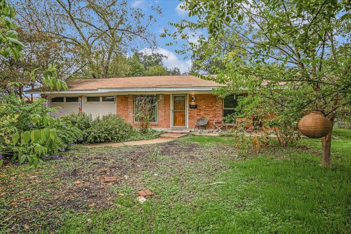 7606 Silverplume Circle  Austin TX 78757 photo