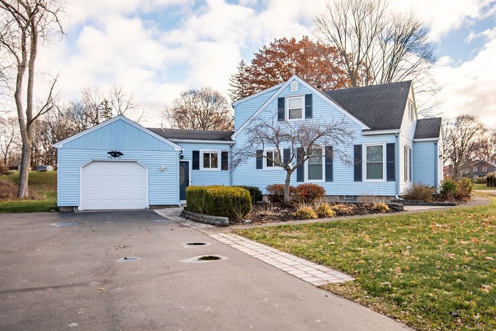 Property Photo: 41 Springbrook Drive NY 14514