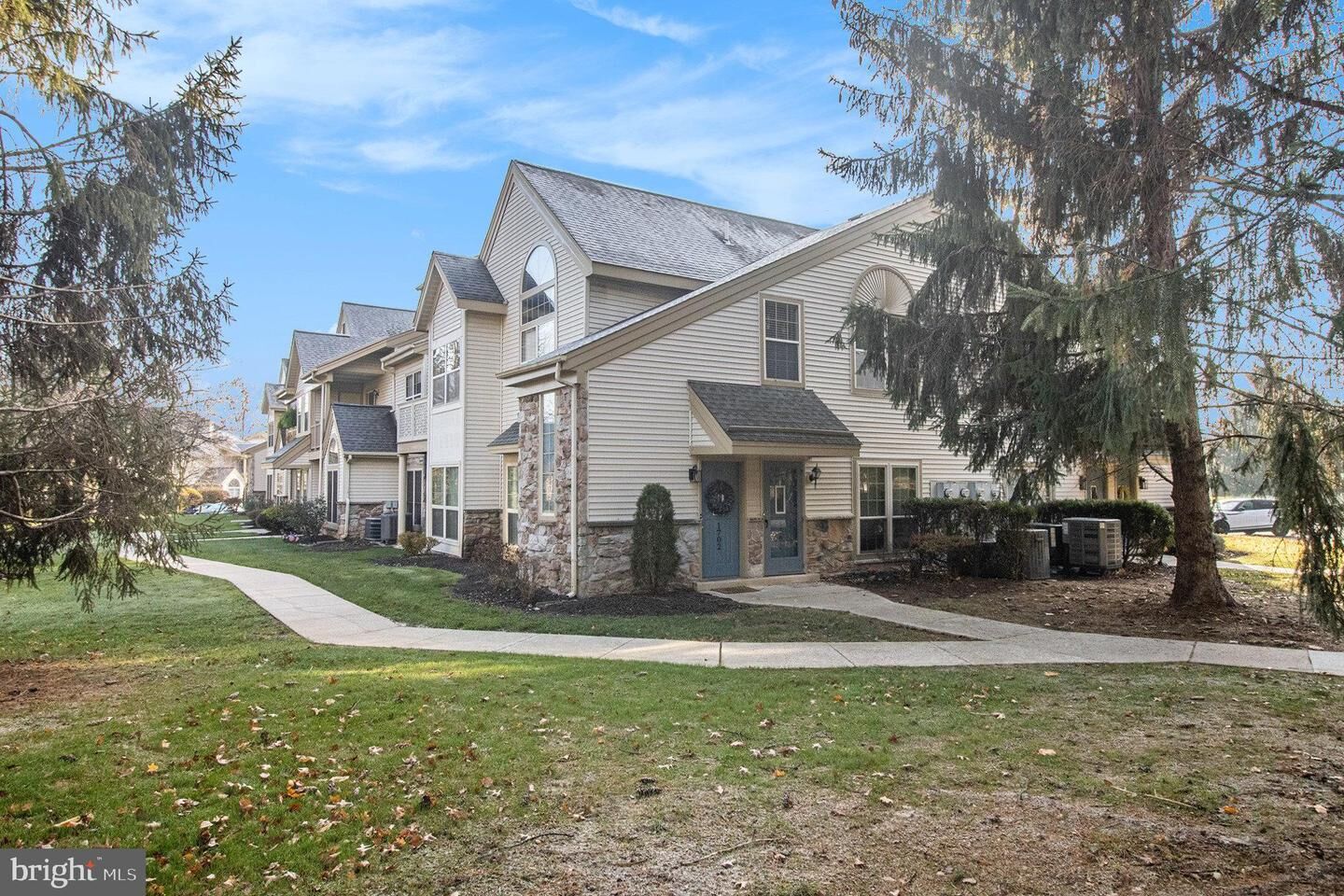 Property Photo: 1701 Foxmeadow Circle Condo 1701 PA 19468
