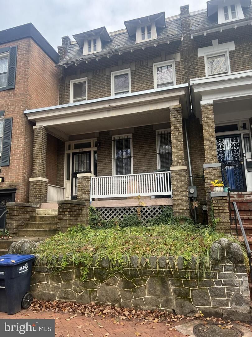 Property Photo:  344 11th Street SE  DC 20003 
