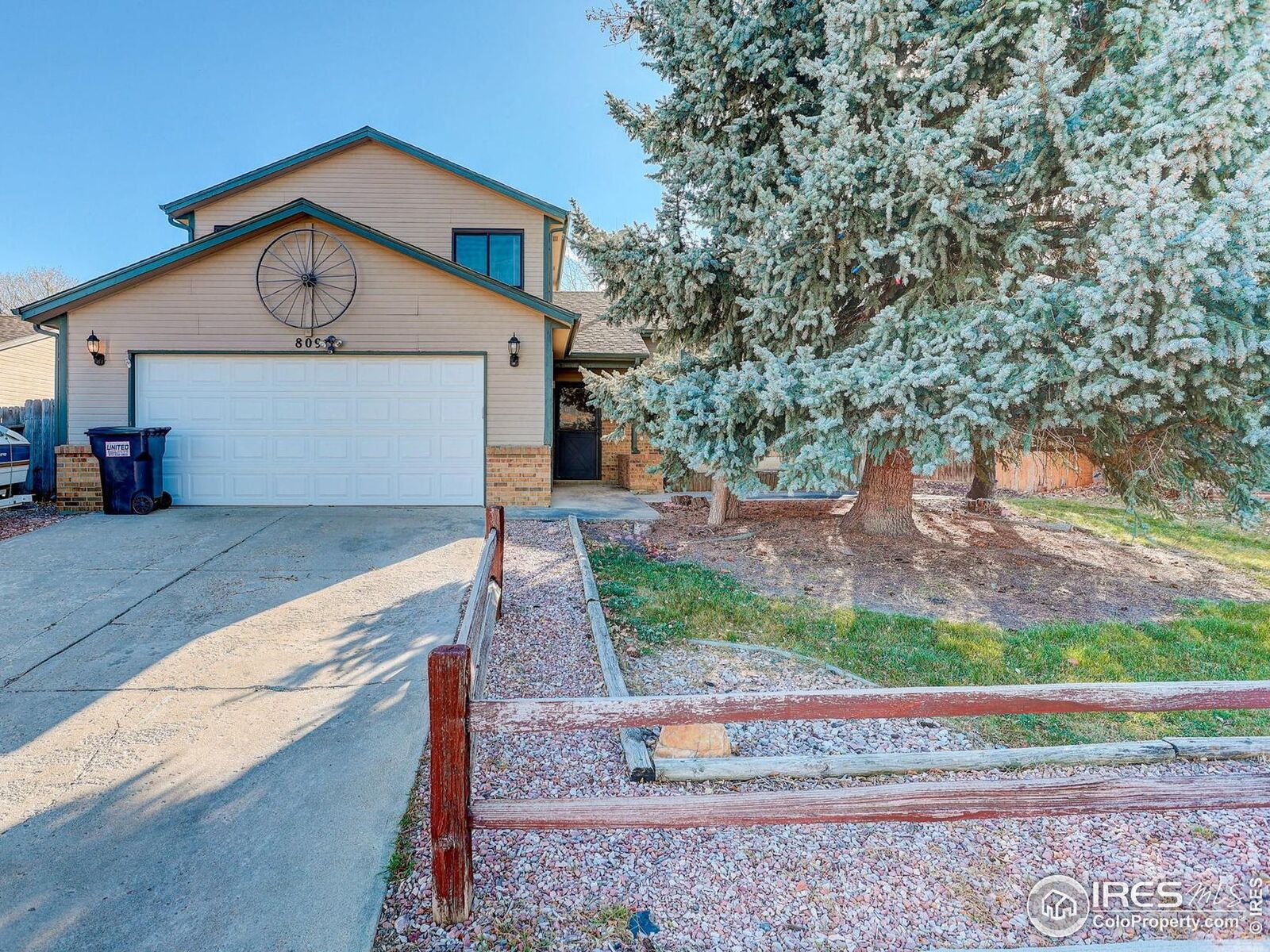 Property Photo: 809 Jay Pl CO 80513