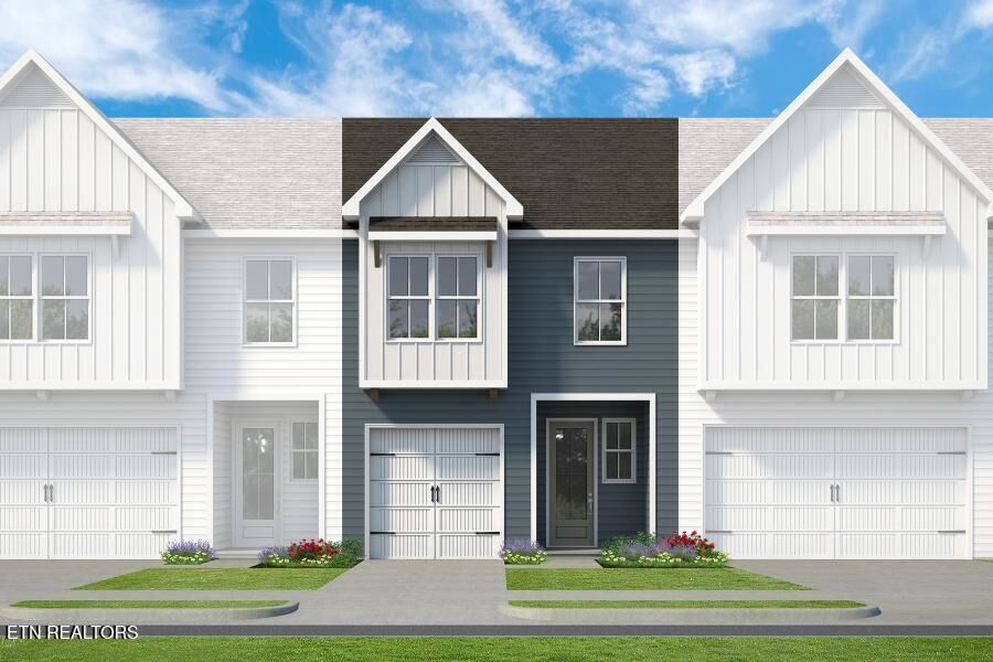 Property Photo: 1639 Lateglow Way TN 37931