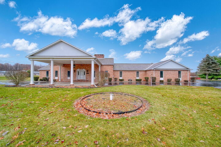 Property Photo:  1111 N Lake Pleasant Road  MI 49242 