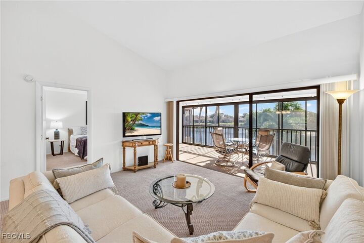 Property Photo:  15448 Admiralty Circle 11  FL 33917 