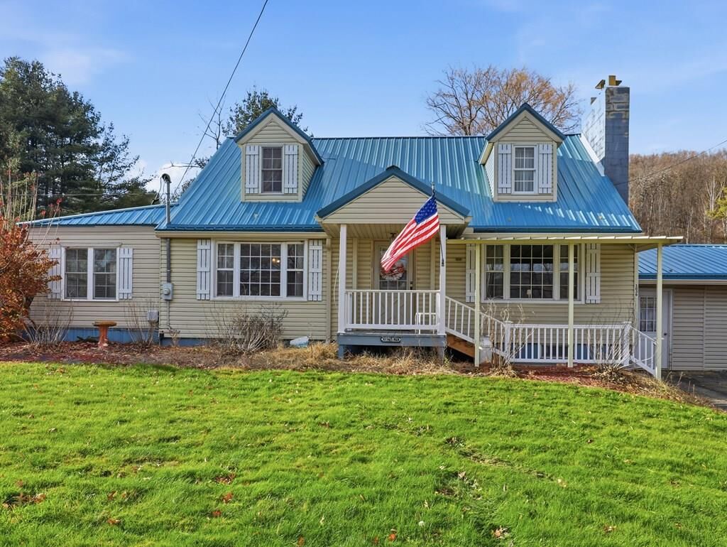 Property Photo:  1036 S Main St  PA 18848 