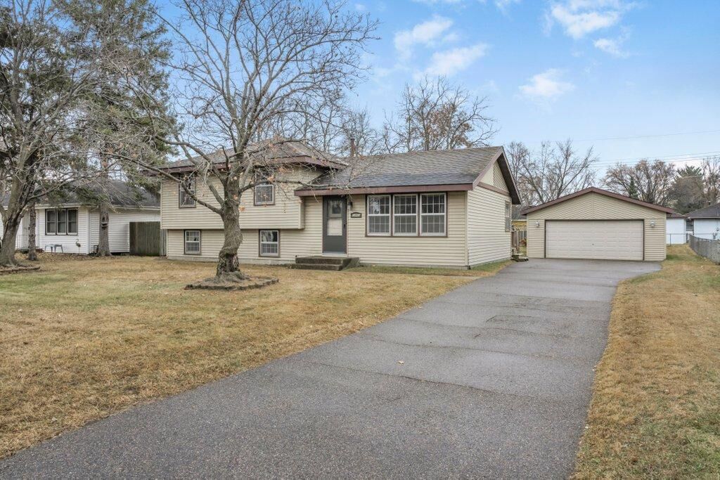 Property Photo:  2862 116th Avenue NW  MN 55433 