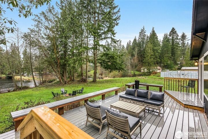 Property Photo: 1465 Lake Drive WA 98282