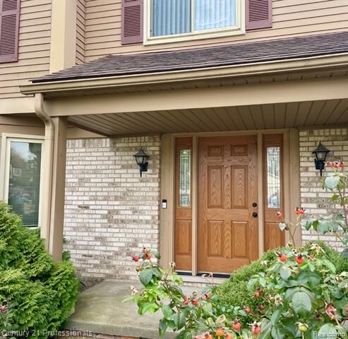 Property Photo: 726 Baker Street MI 48307