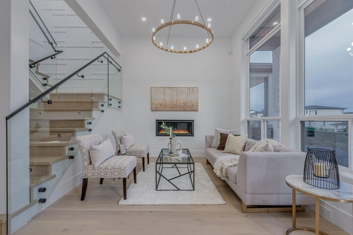 Property Photo: 16647 18 Avenue BC V3Z 9X5