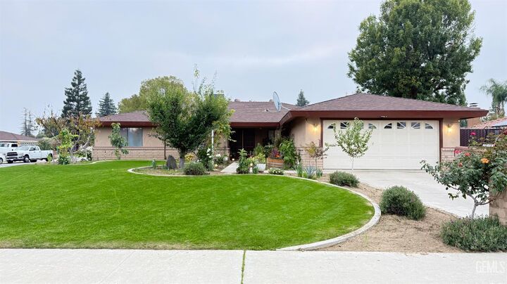 6601 Chelan Court  Bakersfield CA 93309 photo