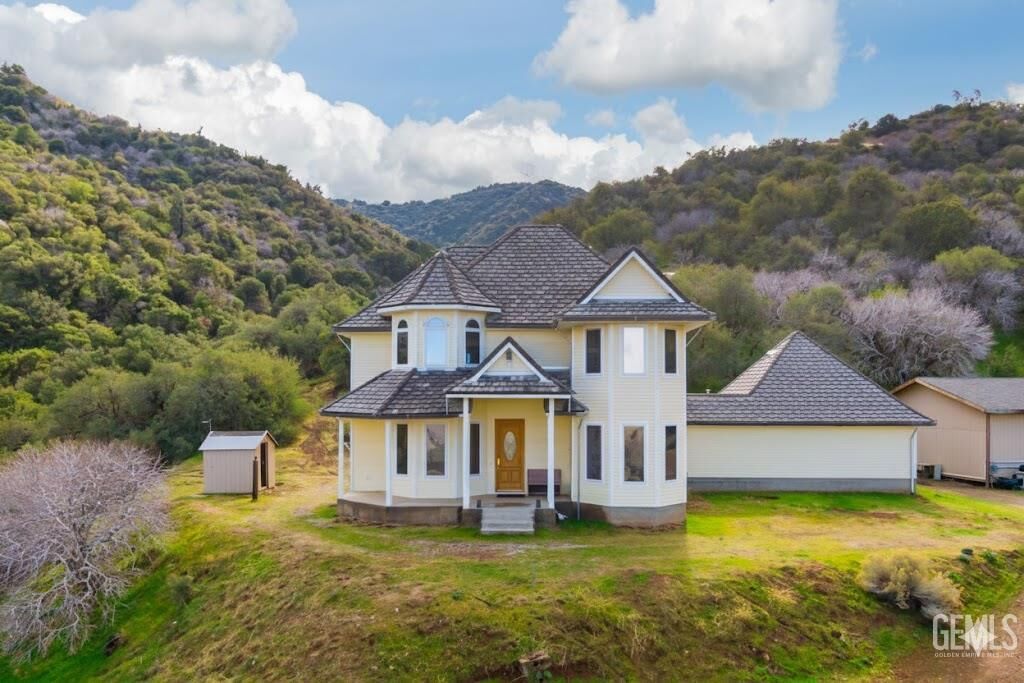 Property Photo:  6641 Digier Road  CA 93243 