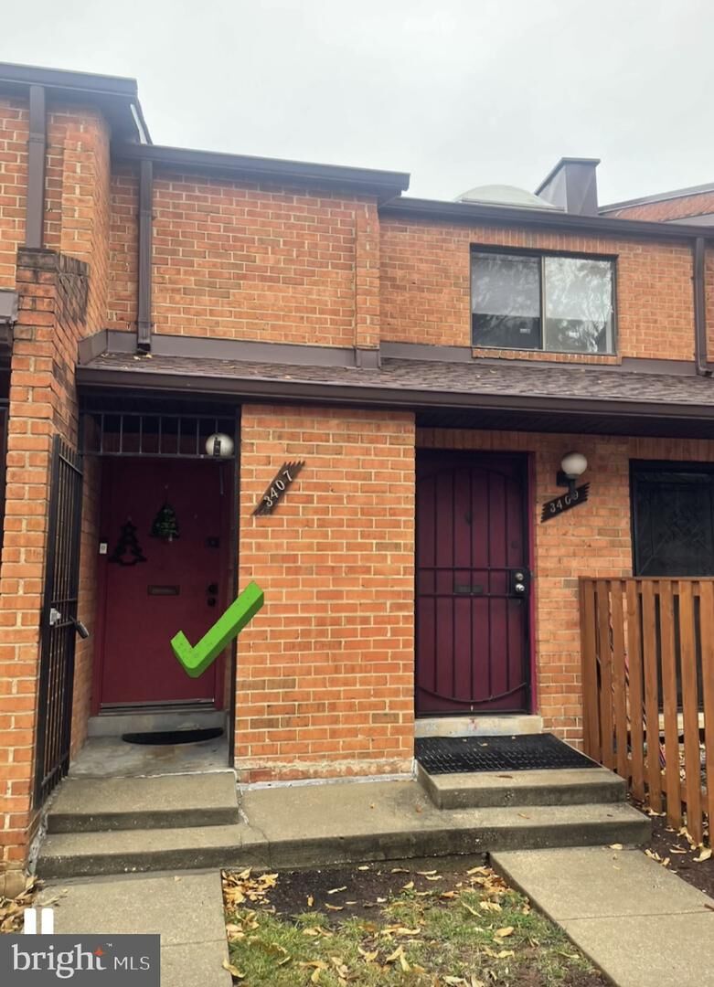 Property Photo:  3407 Summit Court NE 3407  DC 20018 