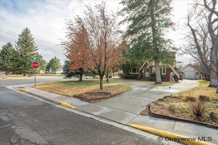 Property Photo: 903 Foyer Ave WY 82001