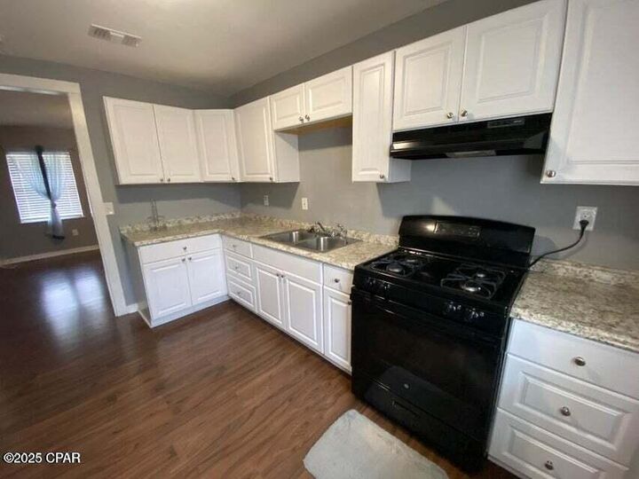 Property Photo: 707 Satsuma Avenue FL 32401