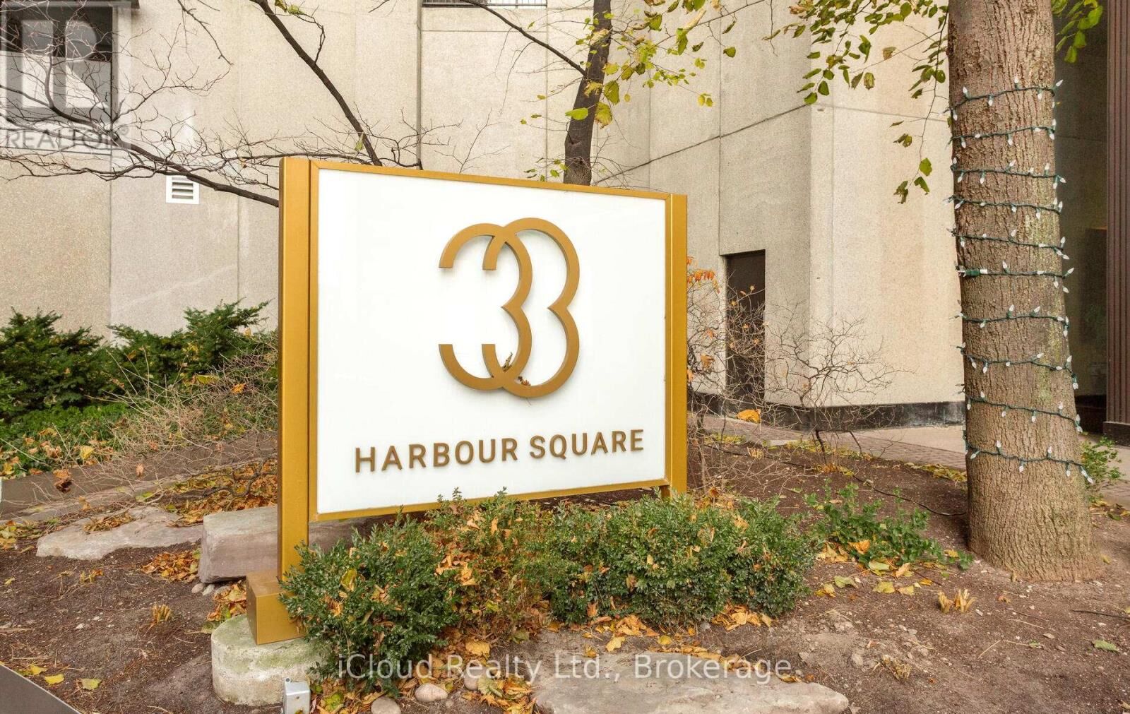 Property Photo:  33 Harbour Square 837  ON M5J 2G2 