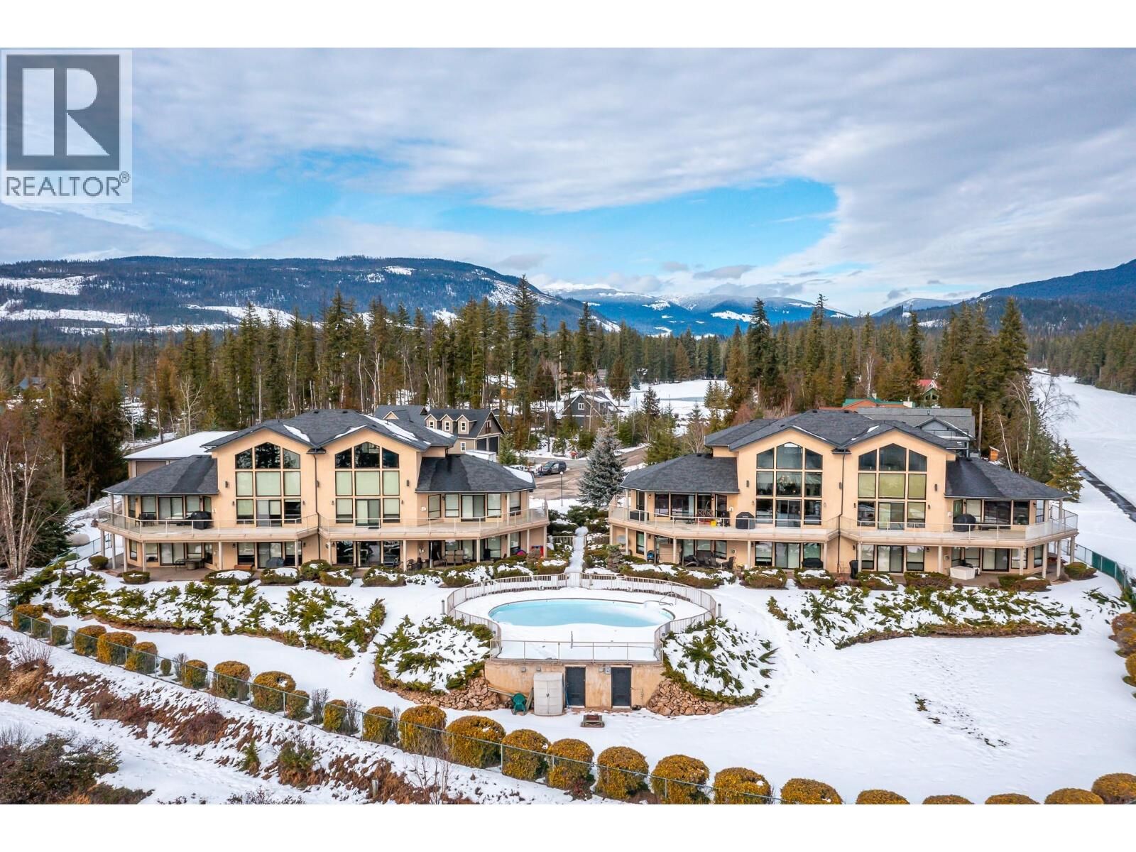 Property Photo: 3473 Lakeview Place 202 BC V0E 1V5