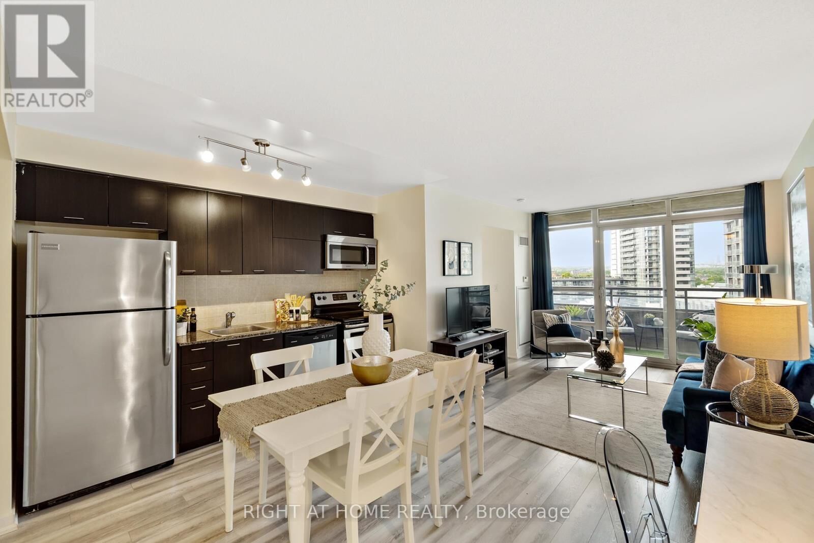 Property Photo:  38 Joe Shuster Way 1322  ON M6K 0A5 