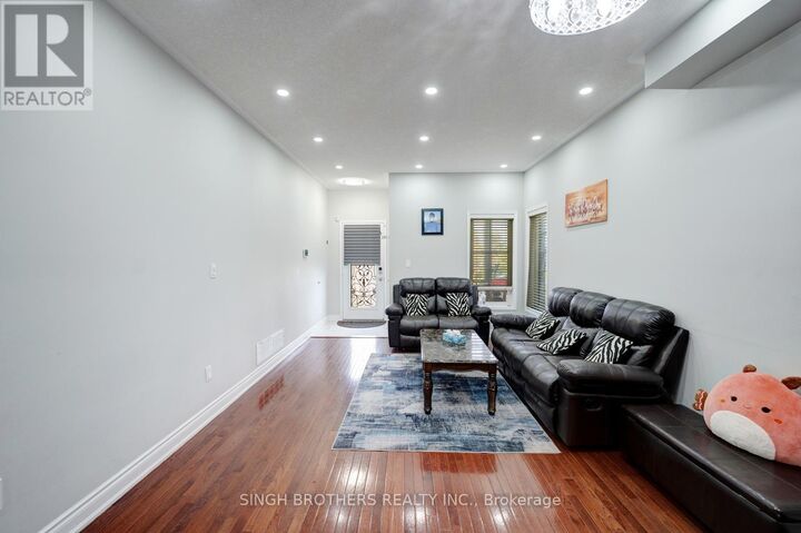 Property Photo:  28 Jordensen Drive  ON L6X 0T2 