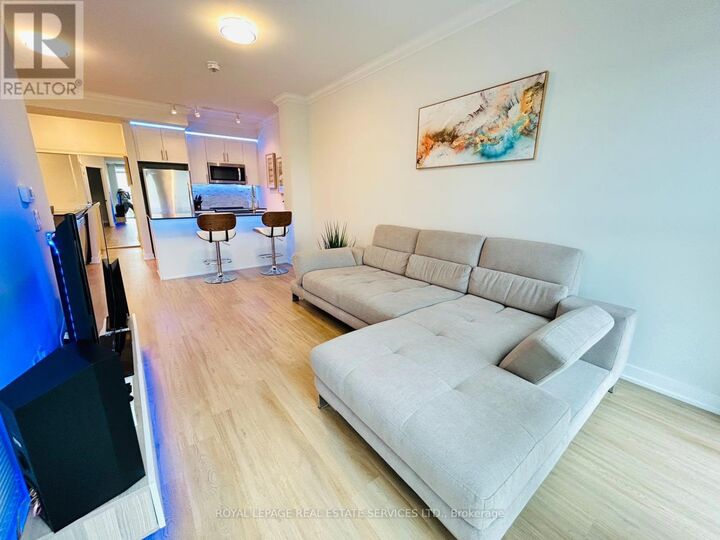 Property Photo:  4085 Parkside Village Drive 1601  ON L5B 0K9 