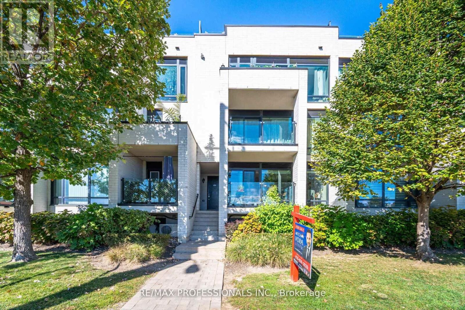 Property Photo:  140 Widdicombe Hill Boulevard 608  ON M9R 0A9 