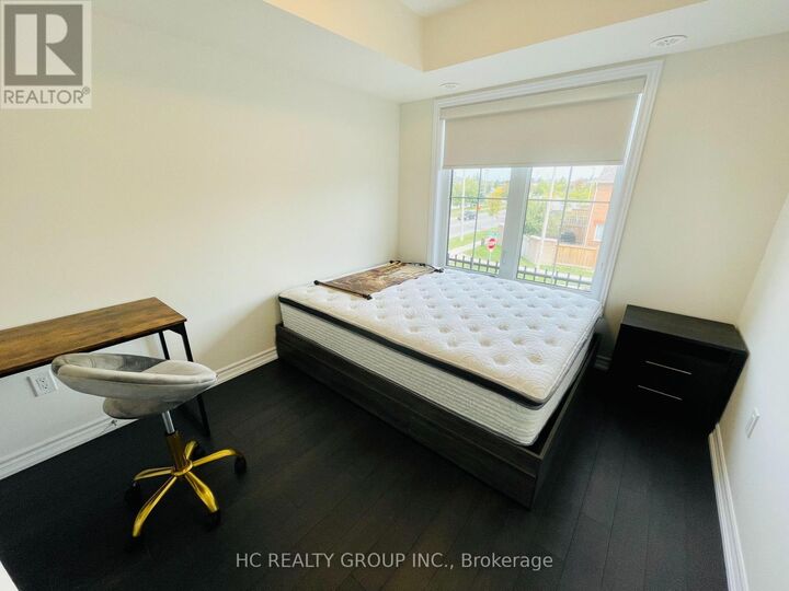 Property Photo:  181 Parktree Drive 18  ON L6A 5B1 