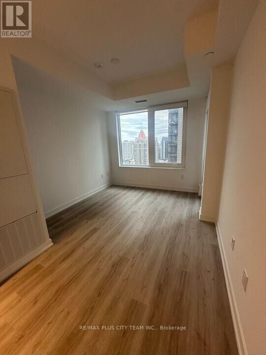 Property Photo: 395 Square One Drive 2506 ON L5B 0P6