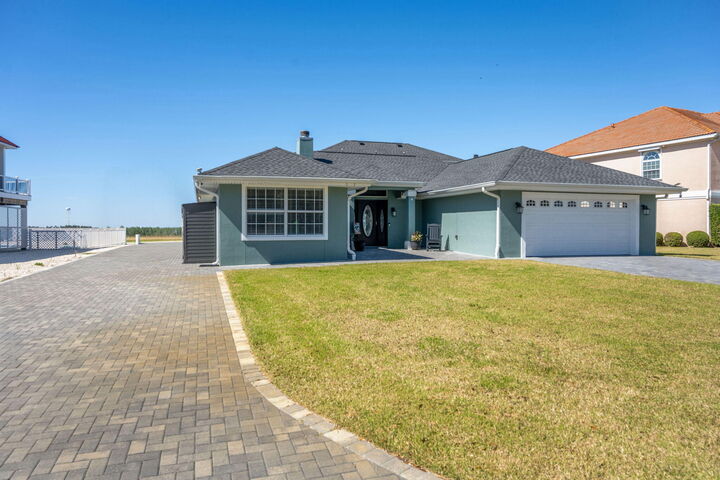 Property Photo:  156 Shoreline Drive  FL 32569 