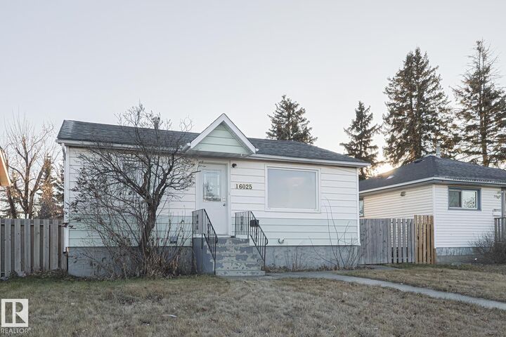 16025 100A Avenue NW  Edmonton AB T5P 0L9 photo