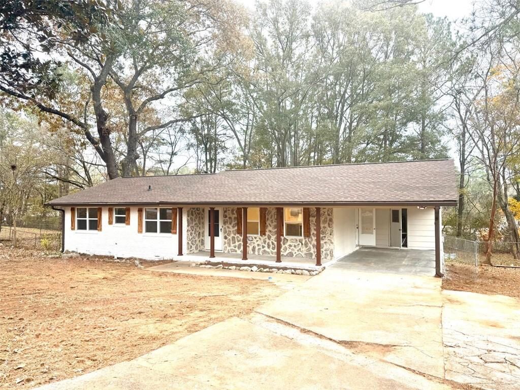 Property Photo:  502 Bavarian Drive  GA 30268 