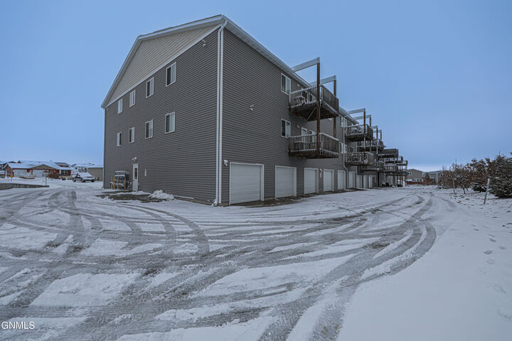 829 Canada Avenue 10  Bismarck ND 58503 photo