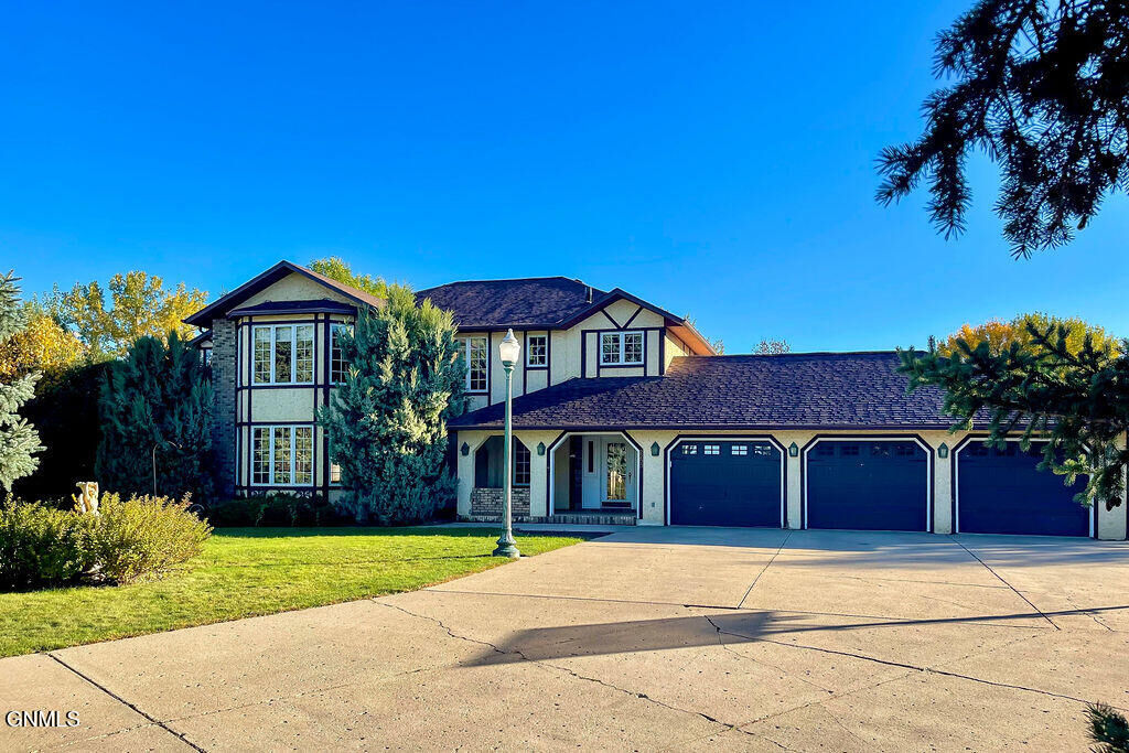 Property Photo:  2200 24th Avenue SW  ND 58701 