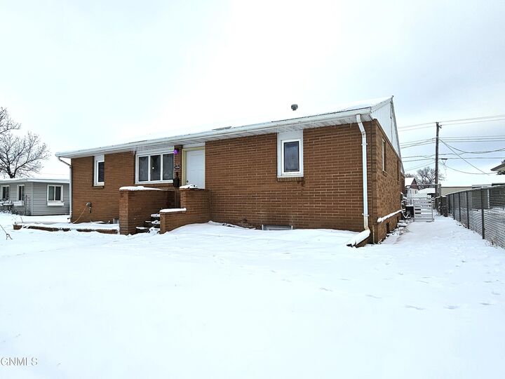 Property Photo:  1454 2nd Street S  ND 58601 
