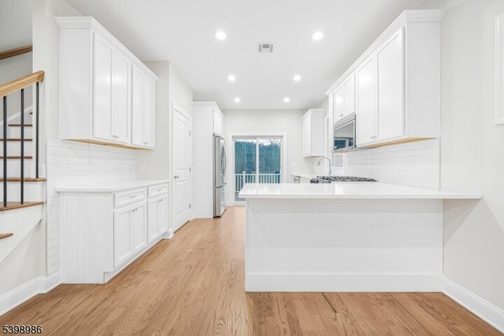 Property Photo:  18 Birdie Ln  NJ 07005 