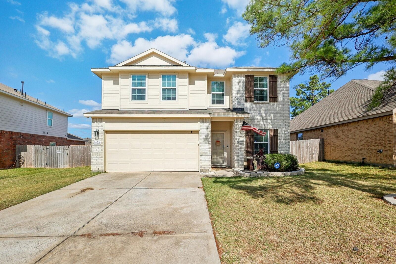 Property Photo: 18598 Legend Oaks Drive TX 77355