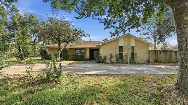 Property Photo: 4002 Willow Springs Lane TX 77080