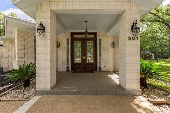 Property Photo: 301 Southern Trace TX 75901