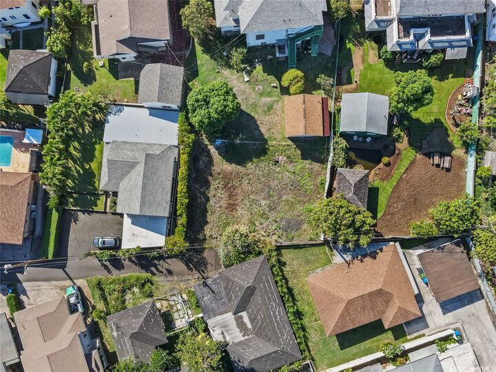 Property Photo: 2002 Hunnewell Street L HI 96822