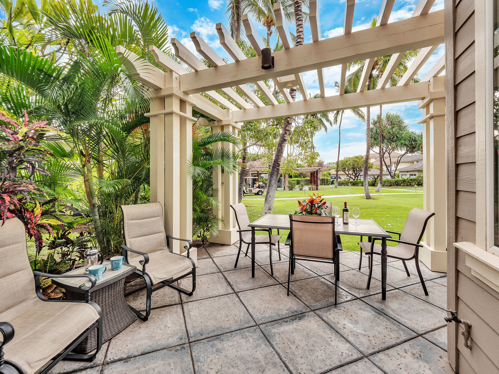Property Photo:  69-200 Pohakulana Pl L4  HI 96738 