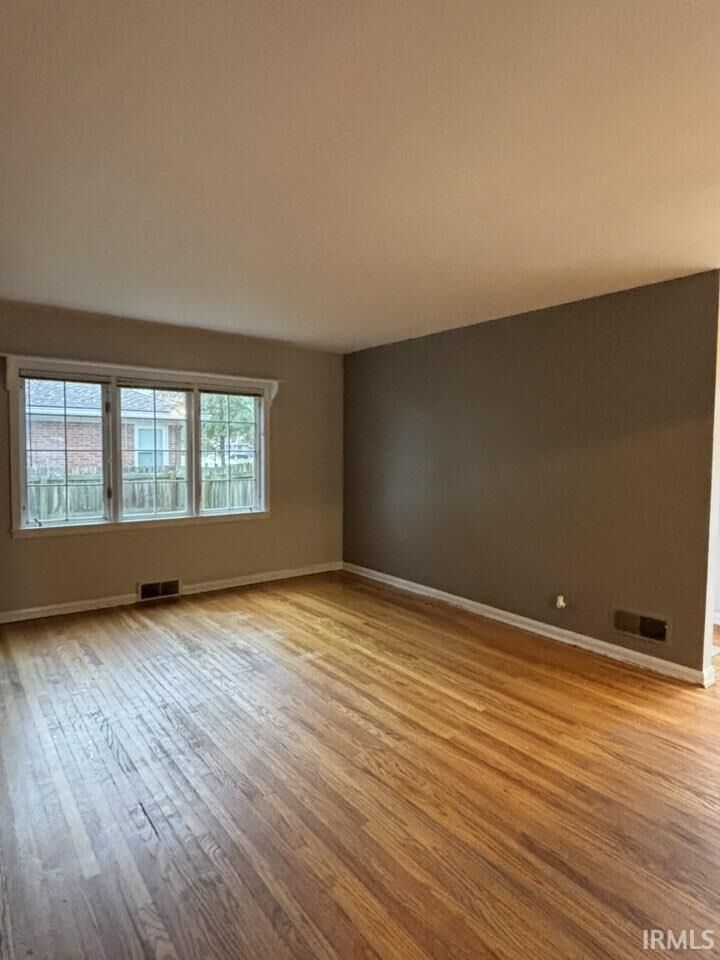 Property Photo: 5613 Jefferson Avenue IN 47715