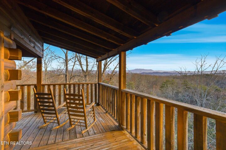 Property Photo: 2022 Oakmont Dr Drive TN 37876