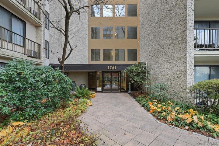 Property Photo:  150 Overlook Avenue 6L  NY 10566 