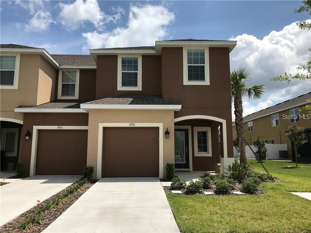 Property Photo:  6911 Woodchase Glen Drive  FL 33578 