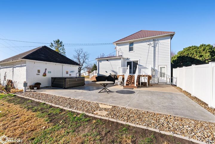 Property Photo:  208 S Main Street  IA 52647 