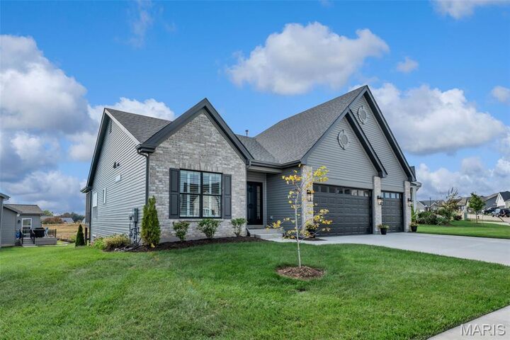 Property Photo: 1 Columbia Columbia Meadows MO 63366